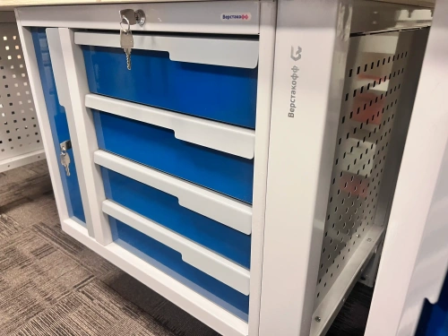 CTR 2232.S4L4M4.4-1 Верстак слесарный 1670x2193x743 мм